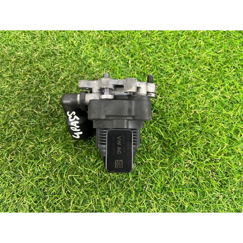 Клапан ЕГР (двигатель и элементы) Volkswagen Passat B7 2016 1.8 06K131097L