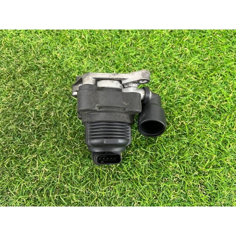 Клапан ЕГР (двигатель и элементы) Volkswagen Passat B7 2016 1.8 06K131097L