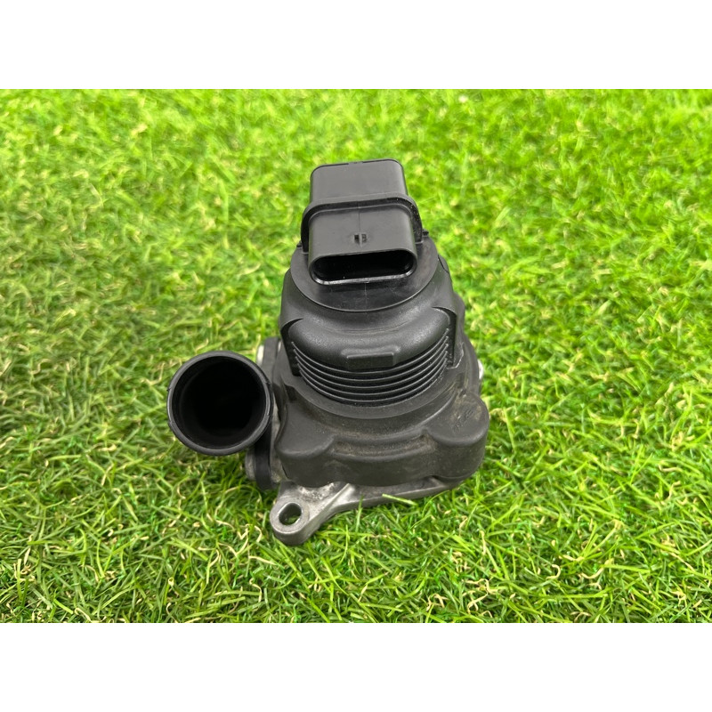 Клапан ЕГР (двигатель и элементы) Volkswagen Passat B7 2016 1.8 06K131097L