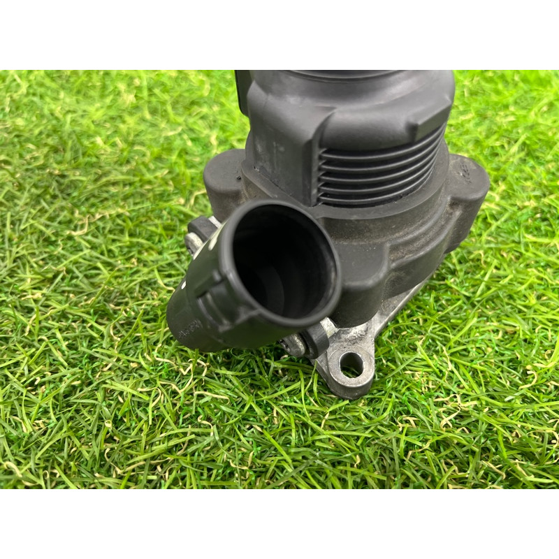 Клапан ЕГР (двигатель и элементы) Volkswagen Passat B7 2016 1.8 06K131097L