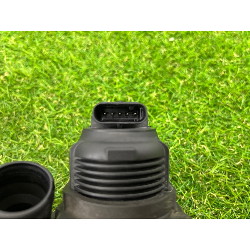 Клапан ЕГР (двигатель и элементы) Volkswagen Passat B7 2016 1.8 06K131097L