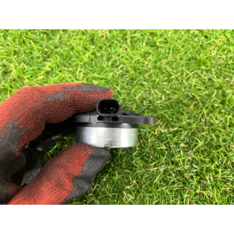 Клапан фазорегулятора (электрика двигателя) Jeep Grand Cherokee WK2 2017 3.6 5048045AB