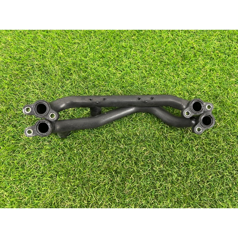 Трубка системы охлаждения (система охлаждения) AUDI A7 4G 2013 3.0 CGXB 06E121083A