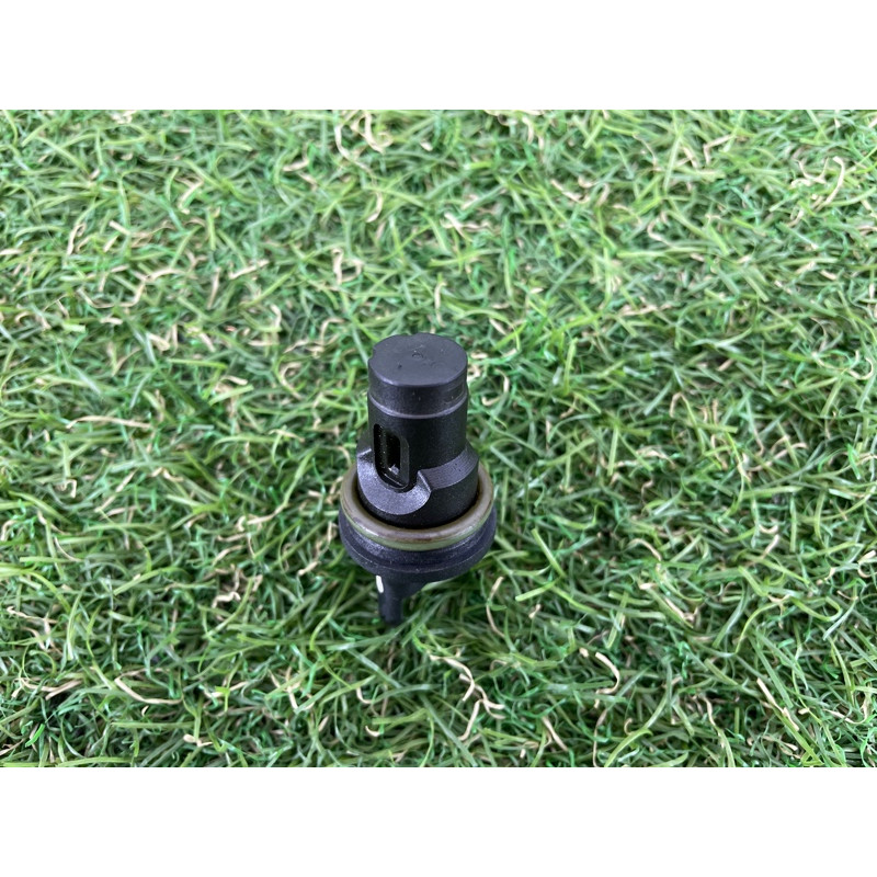 Датчик положения распредвала (электрика двигателя) BMW 4-series F32 2015 2.0 13627525014