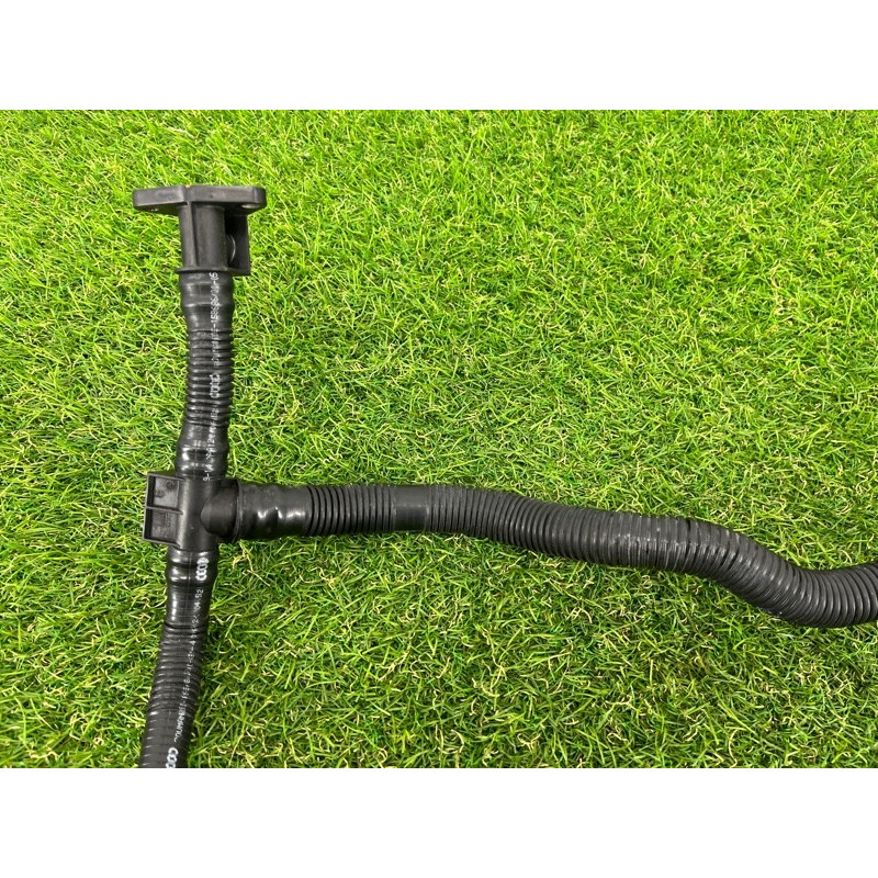 Трубка рециркуляції повітря (двигун та елементи) AUDI Q7 4L 2014 3.0 TFSi CTWB 06E131143AK