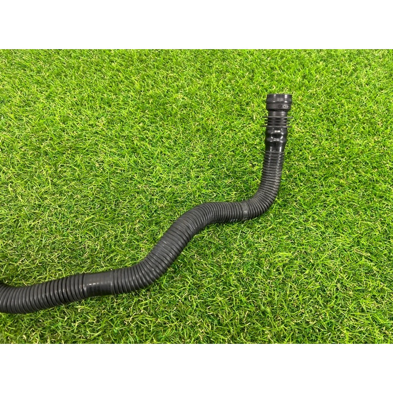 Трубка рециркуляції повітря (двигун та елементи) AUDI Q7 4L 2014 3.0 TFSi CTWB 06E131143AK