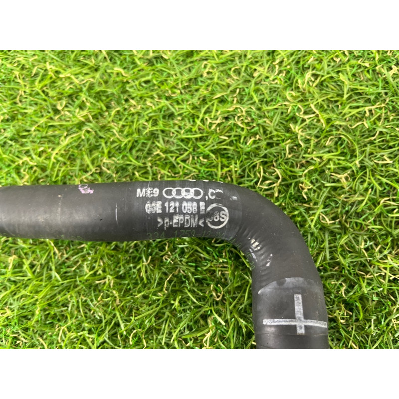 Патрубок (система охлаждения) AUDI A7 4G 2013 3.0 CGXB 06E121058E