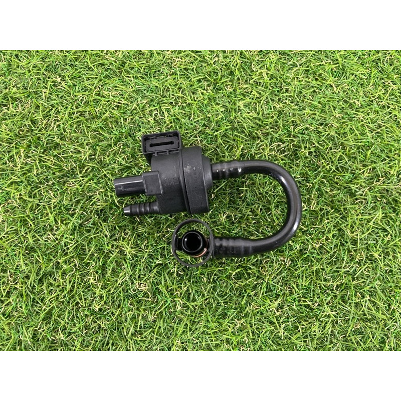 Клапан вентиляции топливного бака (топливная система) AUDI Q7 4M 2018 3.0 TFSi 06E133781J