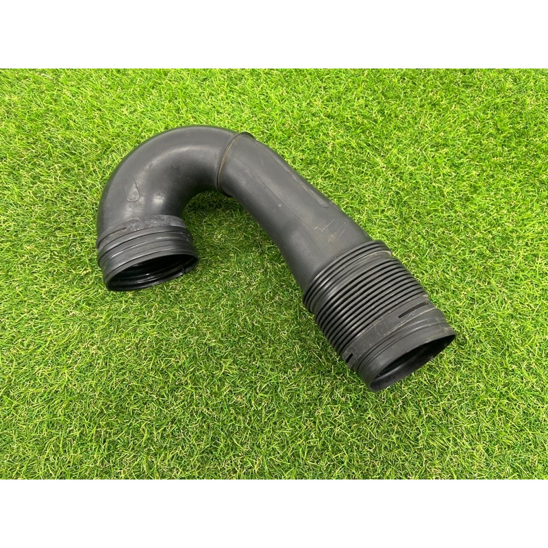 Патрубок воздушного фильтра (впускная система) Volkswagen Touareg NF 2012 3.6 7P6129684B