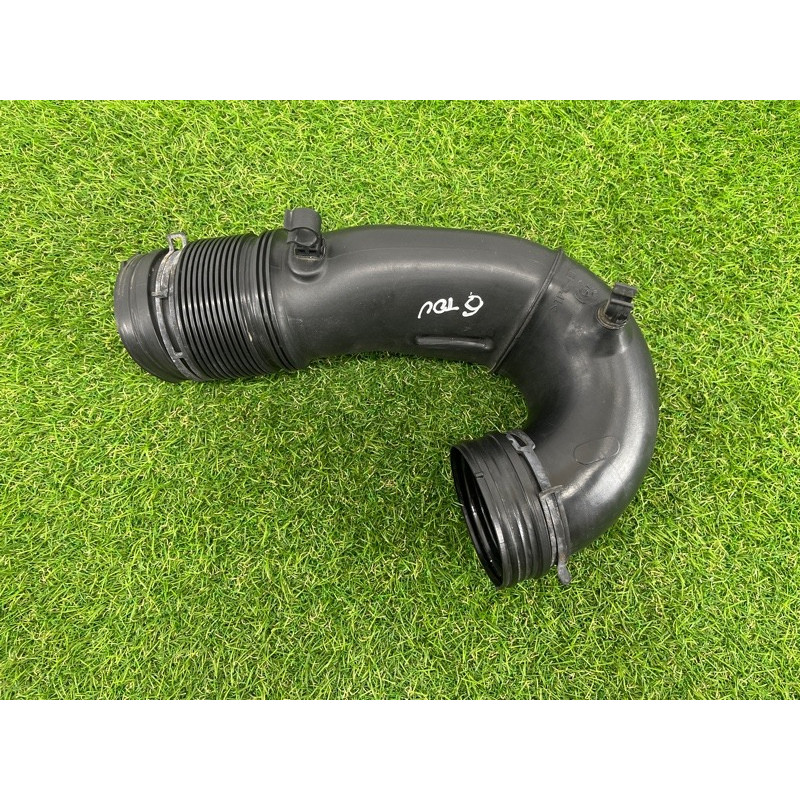 Патрубок воздушного фильтра (впускная система) Volkswagen Touareg NF 2012 3.6 7P6129684B