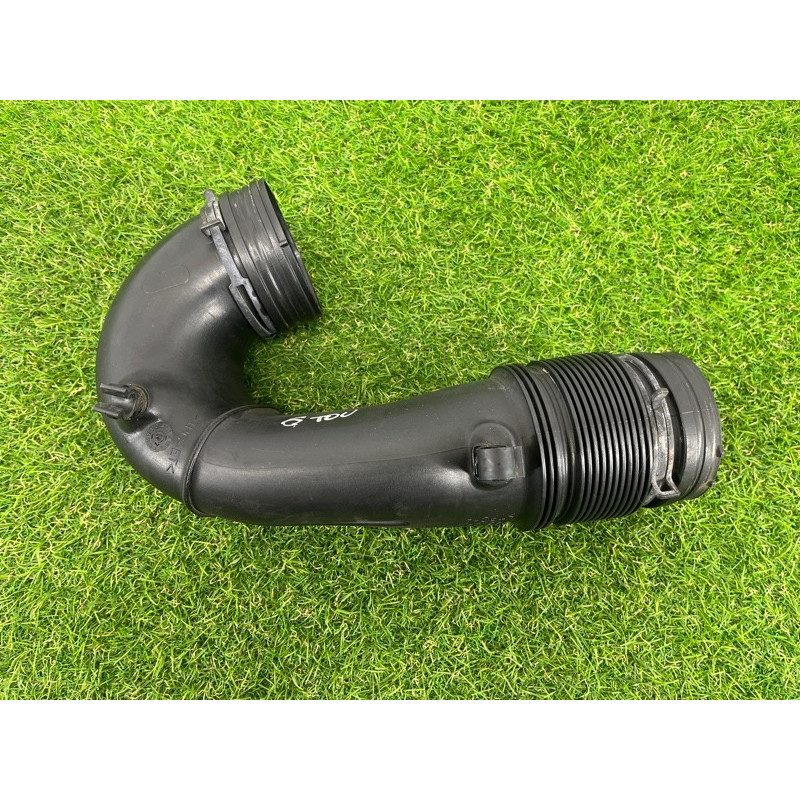 Патрубок воздушного фильтра (впускная система) Volkswagen Touareg NF 2012 3.6 7P6129684B