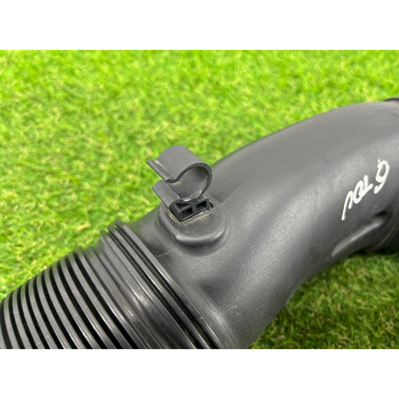 Патрубок воздушного фильтра (впускная система) Volkswagen Touareg NF 2012 3.6 7P6129684B