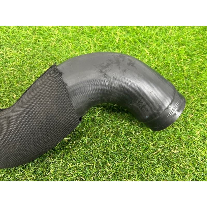 Патрубок интеркулера (двигатель и элементы) AUDI A4 B8 2012 2.0 TFSI 8K0145737J