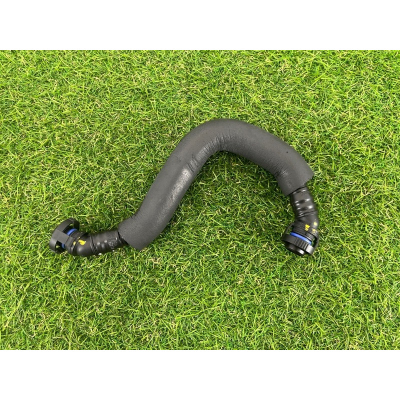 Трубка вентиляции картерных газов (двигатель и элементы) AUDI A4 B8 2012 2.0 TFSI 06J103221A