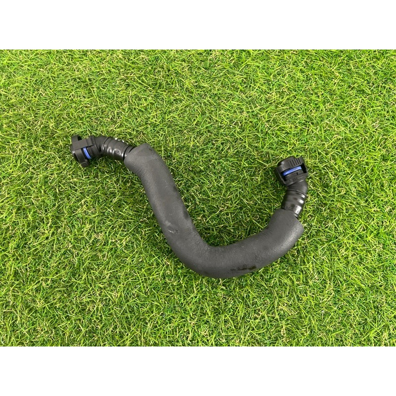 Трубка вентиляции картерных газов (двигатель и элементы) AUDI A4 B8 2012 2.0 TFSI 06J103221A