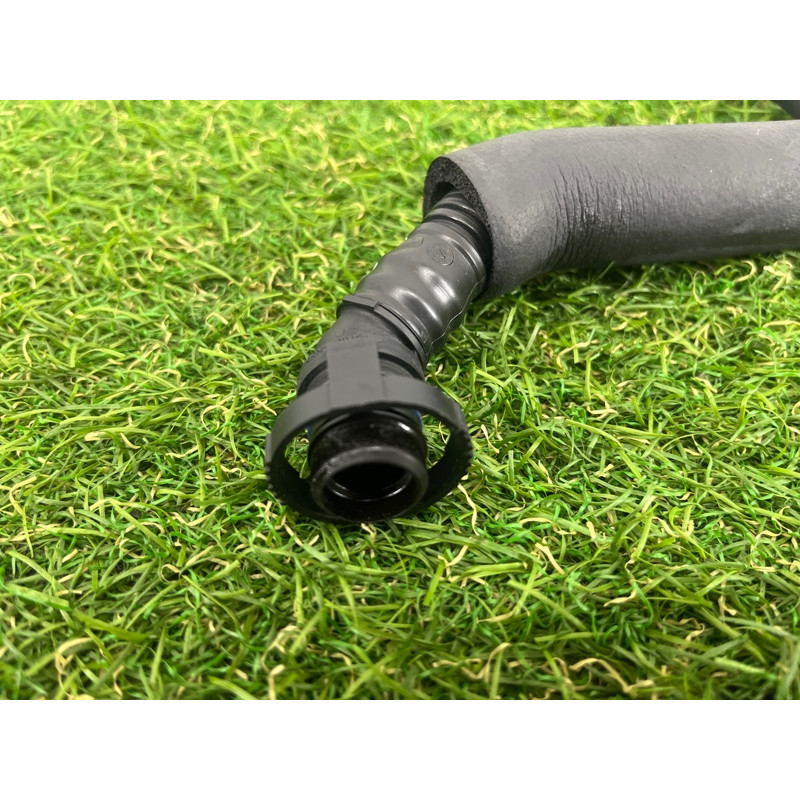 Трубка вентиляции картерных газов (двигатель и элементы) AUDI A4 B8 2012 2.0 TFSI 06J103221A