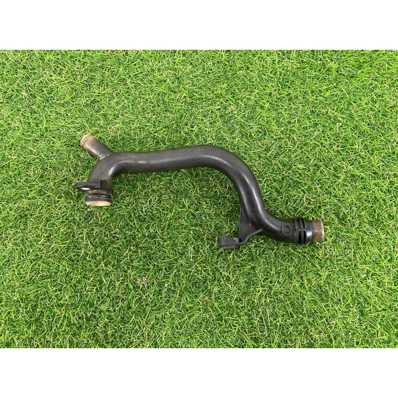 Трубка системы охлаждения (система охлаждения) AUDI A4 B8 2012 2.0 TFSI 06H121065D