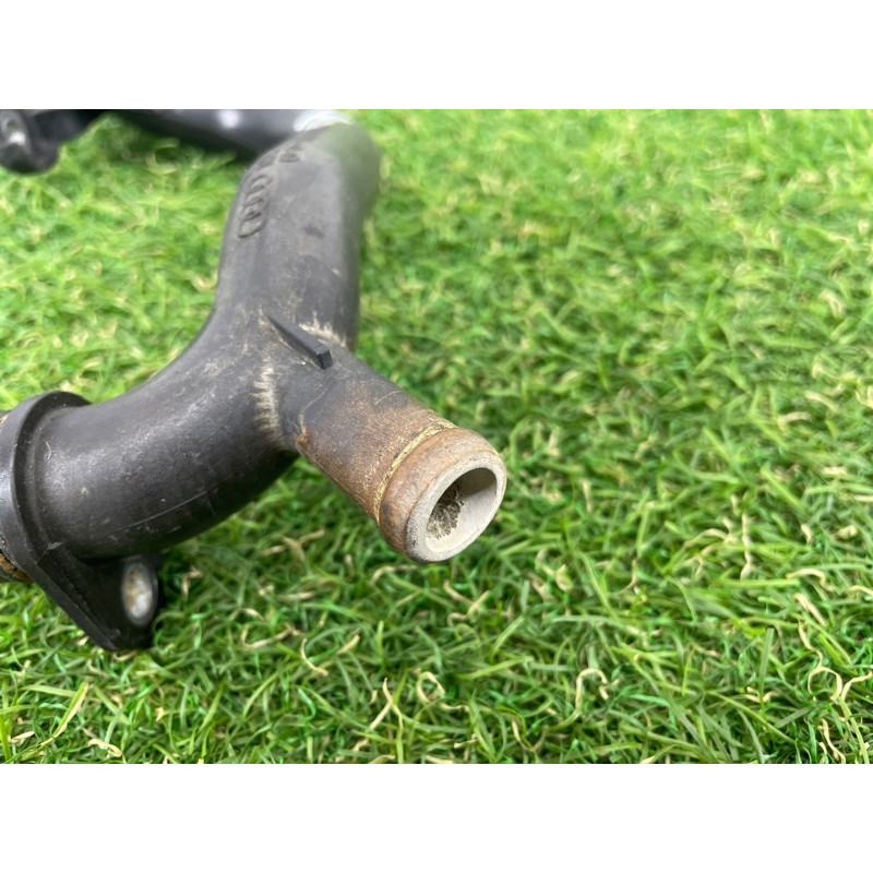 Трубка системы охлаждения (система охлаждения) AUDI A4 B8 2012 2.0 TFSI 06H121065D