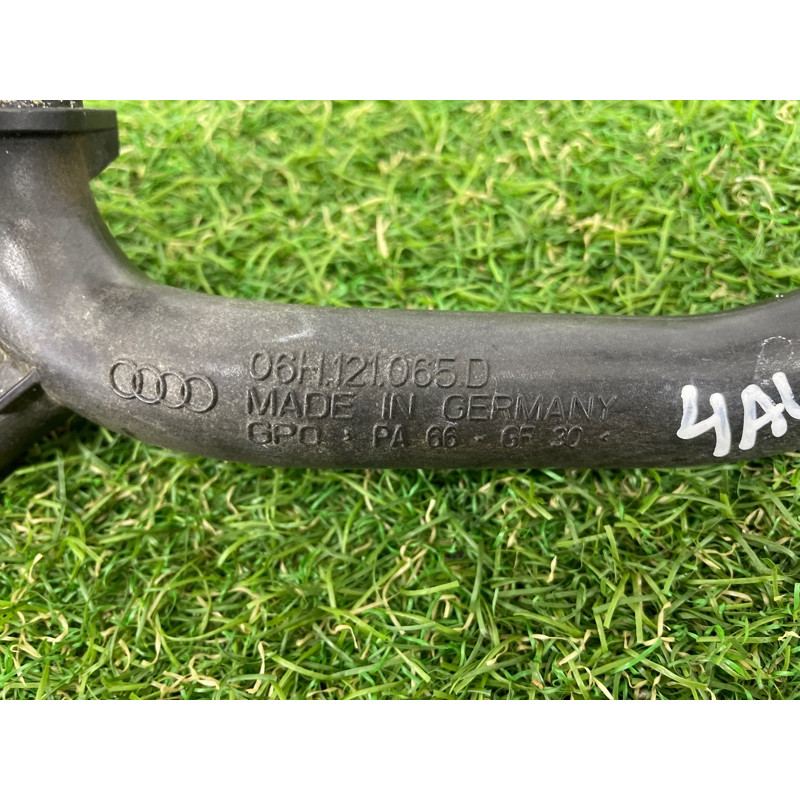 Трубка системы охлаждения (система охлаждения) AUDI A4 B8 2012 2.0 TFSI 06H121065D