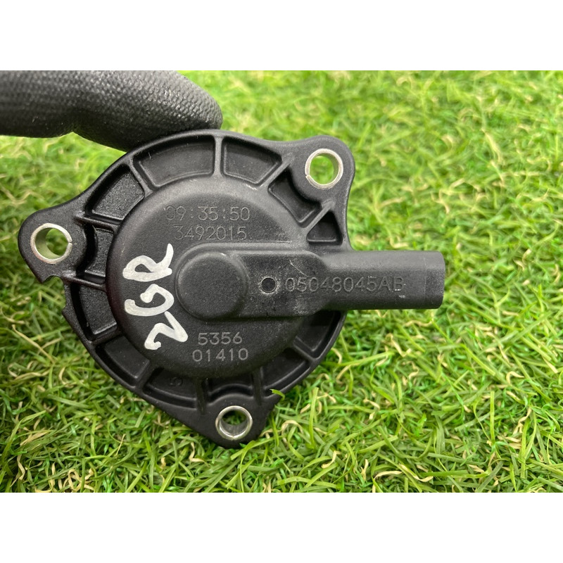 Клапан фазорегулятора (электрика двигателя) Jeep Grand Cherokee WK2 2016 3.6 5048045AB