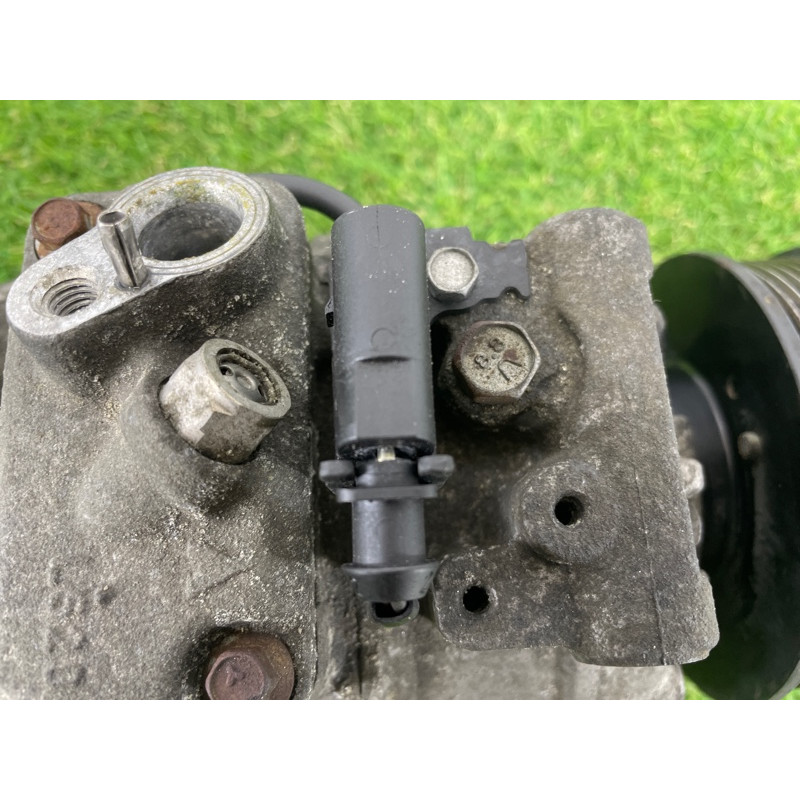 Компрессор кондиционера (отопление и кондиционирование) Volkswagen Touareg NF 2011 3.6 7P0820803E