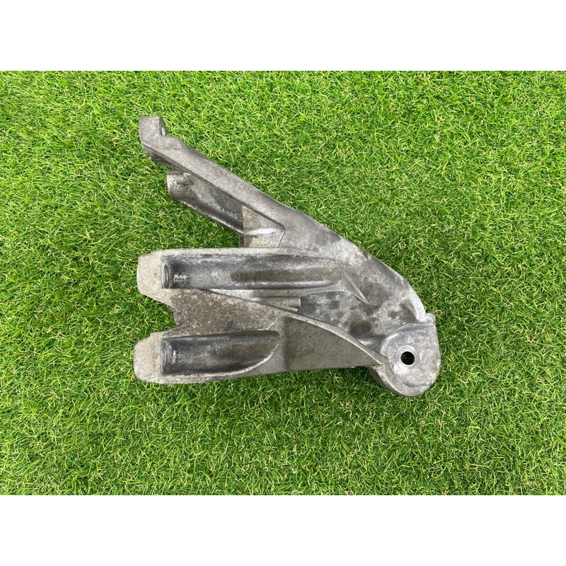 Кронштейн подушки двигателя (кронштейны двигателя) Volkswagen Touareg NF 2011 3.6 03H199308