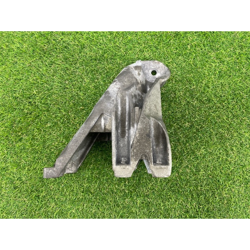 Кронштейн подушки двигателя (кронштейны двигателя) Volkswagen Touareg NF 2011 3.6 03H199308