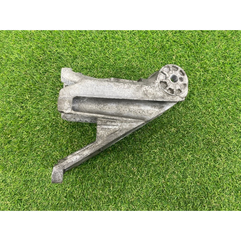 Кронштейн подушки двигателя (кронштейны двигателя) Volkswagen Touareg NF 2011 3.6 03H199308