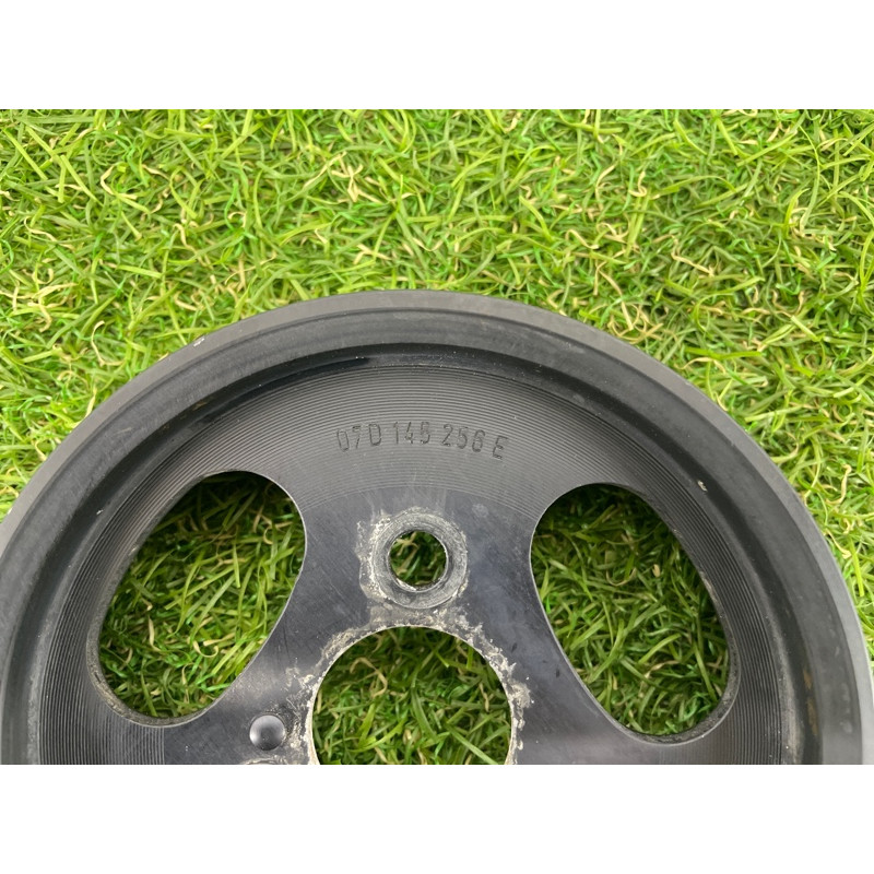 Шкив насоса гидроусилителя (рулевое управление) Volkswagen Touareg NF 2011 3.6 07D145256E