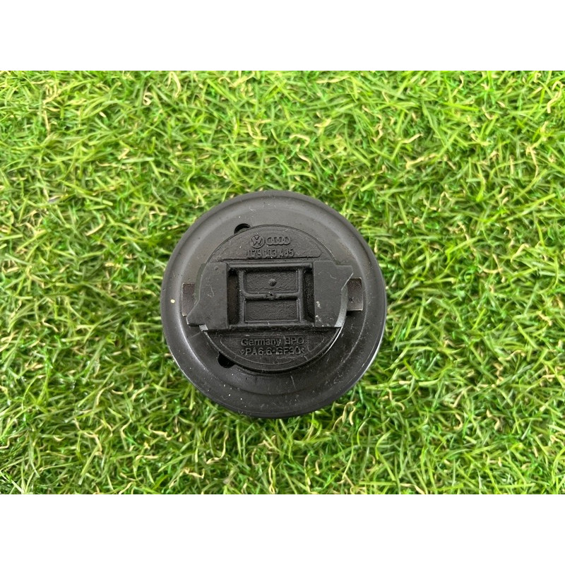 Крышка маслозаливной горловины (двигатель и элементы) AUDI A7 4G 2013 3.0 CGXB 079103485A