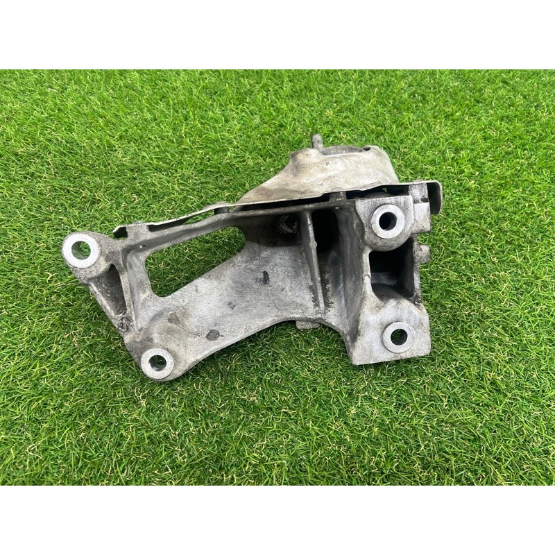 Кронштейн подушки двигателя (кронштейны двигателя) BMW X5 E70 2012 3.0 N55 22116797920