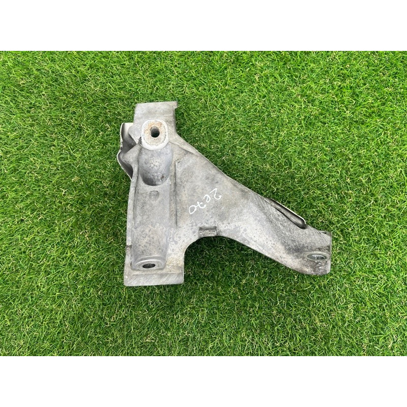 Кронштейн подушки двигателя (кронштейны двигателя) BMW X5 E70 2012 3.0 N55 22116797920