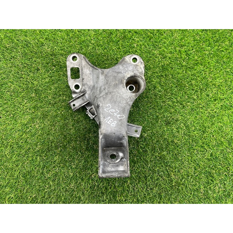 Кронштейн подушки двигателя (кронштейны двигателя) BMW X5 E70 2012 3.0 N55 22116778331