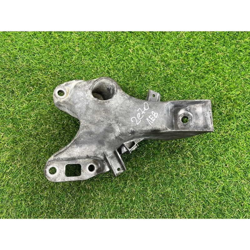 Кронштейн подушки двигателя (кронштейны двигателя) BMW X5 E70 2012 3.0 N55 22116778331