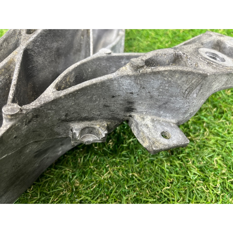 Кронштейн подушки двигателя (кронштейны двигателя) BMW X5 E70 2012 3.0 N55 22116778331