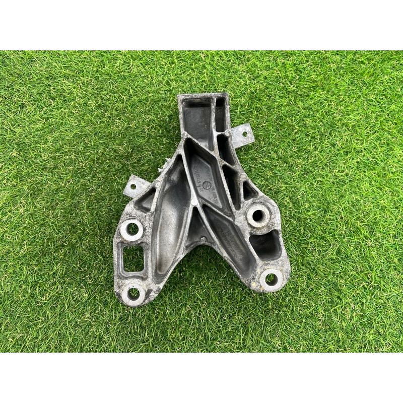 Кронштейн подушки двигателя (кронштейны двигателя) BMW X5 E70 2012 3.0 N55 22116778331