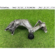 Кронштейн генератора