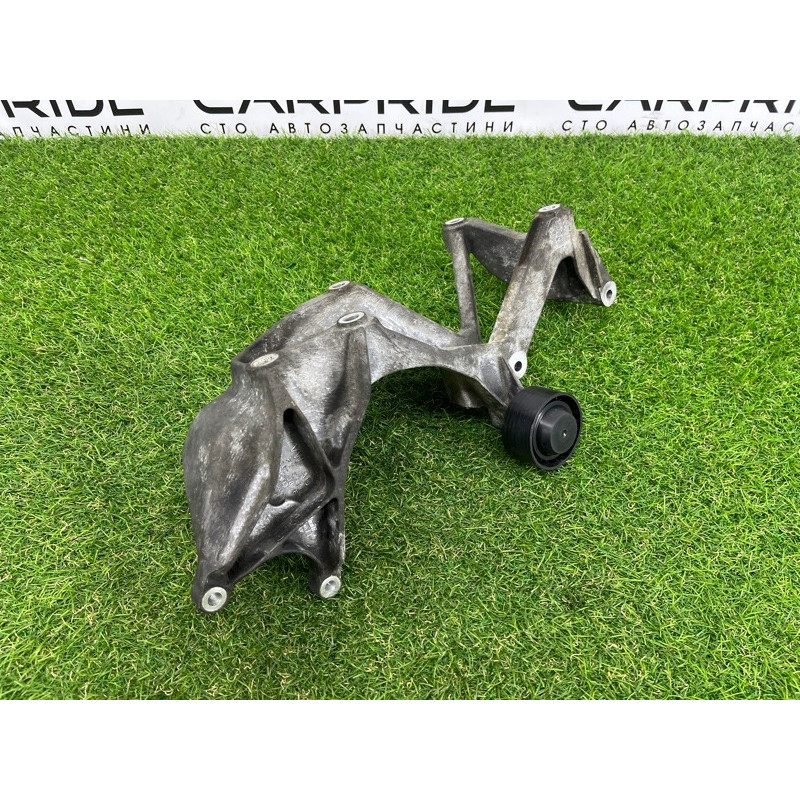 Кронштейн генератора (кронштейны двигателя) Volkswagen Touareg NF 2011 3.6 03H260087E