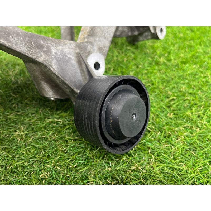 Кронштейн генератора (кронштейны двигателя) Volkswagen Touareg NF 2011 3.6 03H260087E