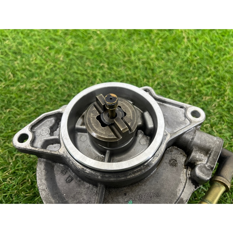 Вакуумний насос (гальмівна система) Volkswagen Touareg NF 2012 3.0 059145100H