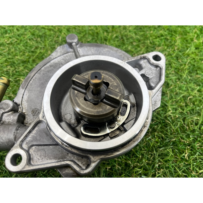 Вакуумний насос (гальмівна система) Volkswagen Touareg NF 2012 3.0 059145100H