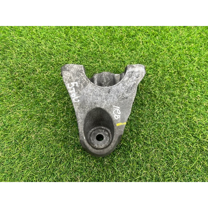 Кронштейн двигателя (кронштейны двигателя) Volkswagen Touareg NF 2012 3.0 7L6199307A