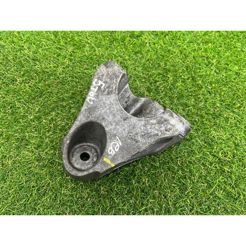 Кронштейн двигателя (кронштейны двигателя) Volkswagen Touareg NF 2012 3.0 7L6199307A