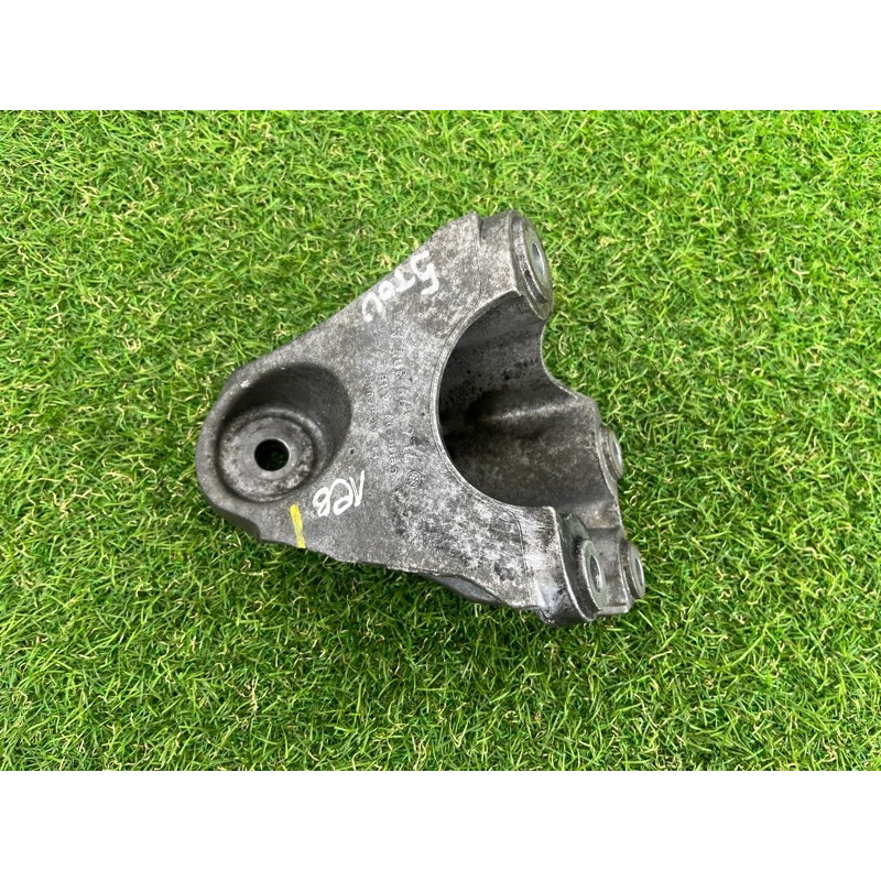 Кронштейн двигателя (кронштейны двигателя) Volkswagen Touareg NF 2012 3.0 7L6199307A