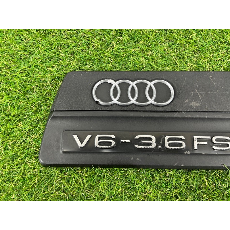 Декоративная крышка двигателя (двигатель и элементы) AUDI Q7 4L 2007 3.6 03H103925C