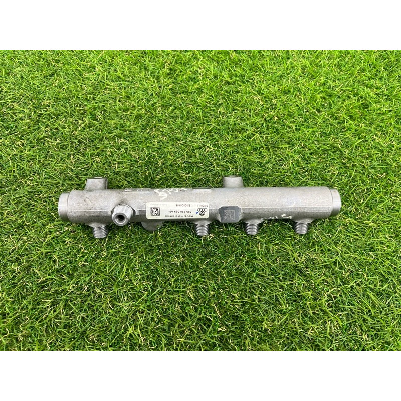 Топливная рампа (топливная система) Volkswagen Touareg NF 2012 3.0 059130089AM