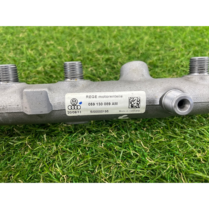 Топливная рампа (топливная система) Volkswagen Touareg NF 2012 3.0 059130089AM