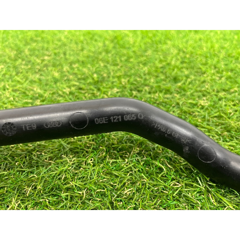 Трубка системы охлаждения (система охлаждения) AUDI A7 4G 2013 3.0 CGXB 06E121065Q