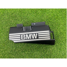 Декоративная крышка двигателя