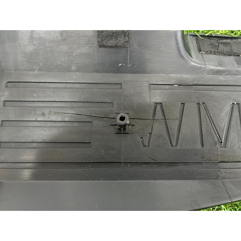 Декоративная крышка двигателя (двигатель и элементы) BMW X5 E70 2008 4.8 N62/TU 11127548851